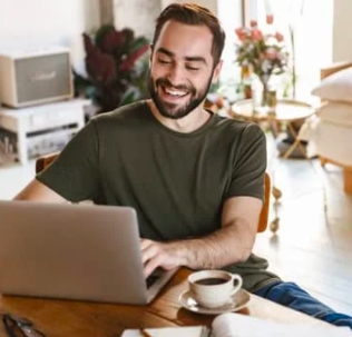 An employee using a fleet vehicle management system from home